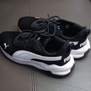 Puma Dual-Tone Athletic Shoes
